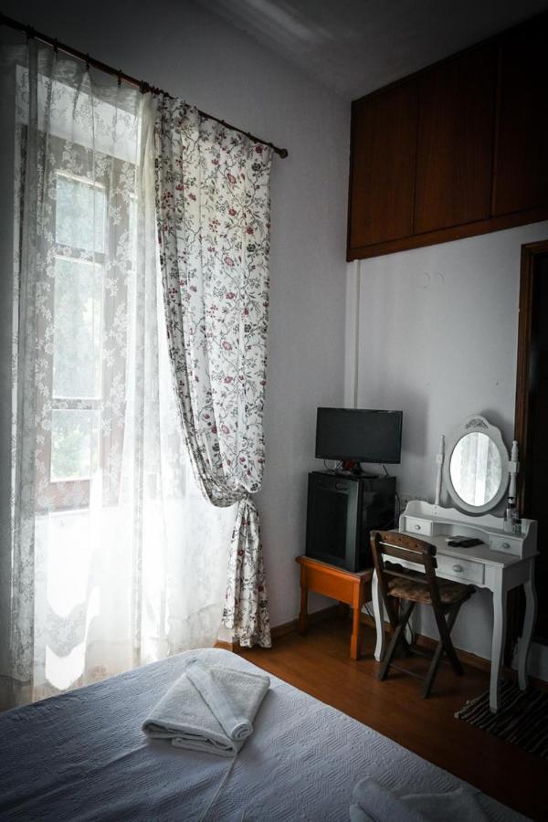 Nymph Hotel Salakos Bagian luar foto