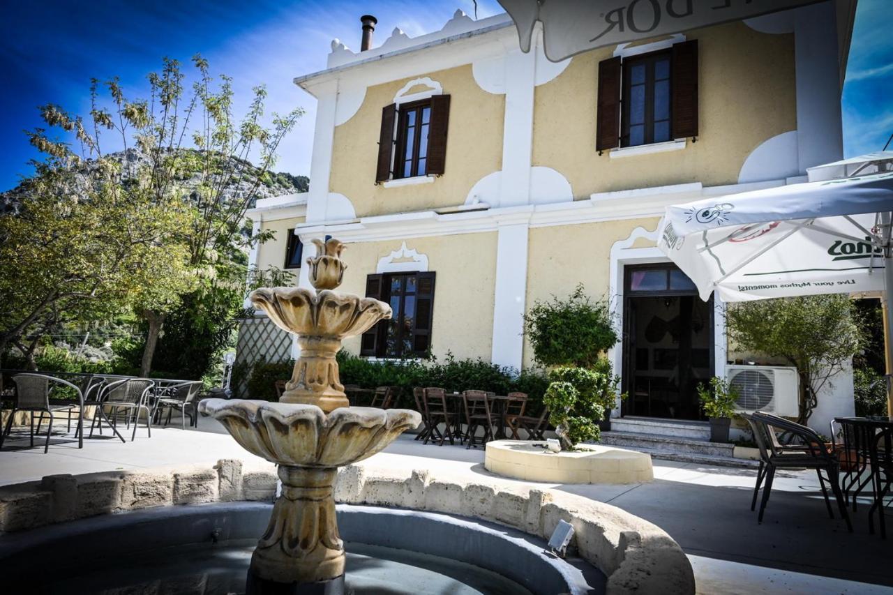 Nymph Hotel Salakos Bagian luar foto