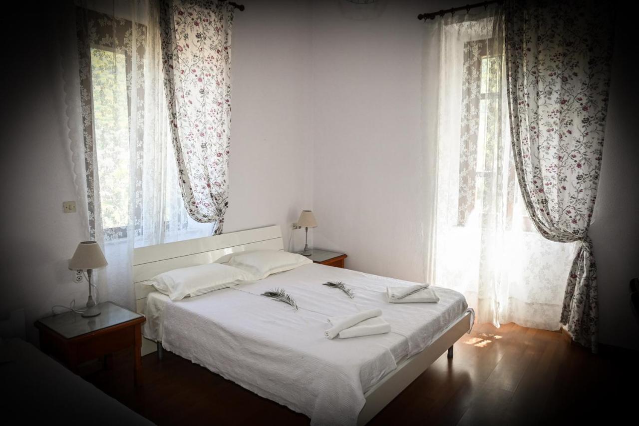 Nymph Hotel Salakos Bagian luar foto